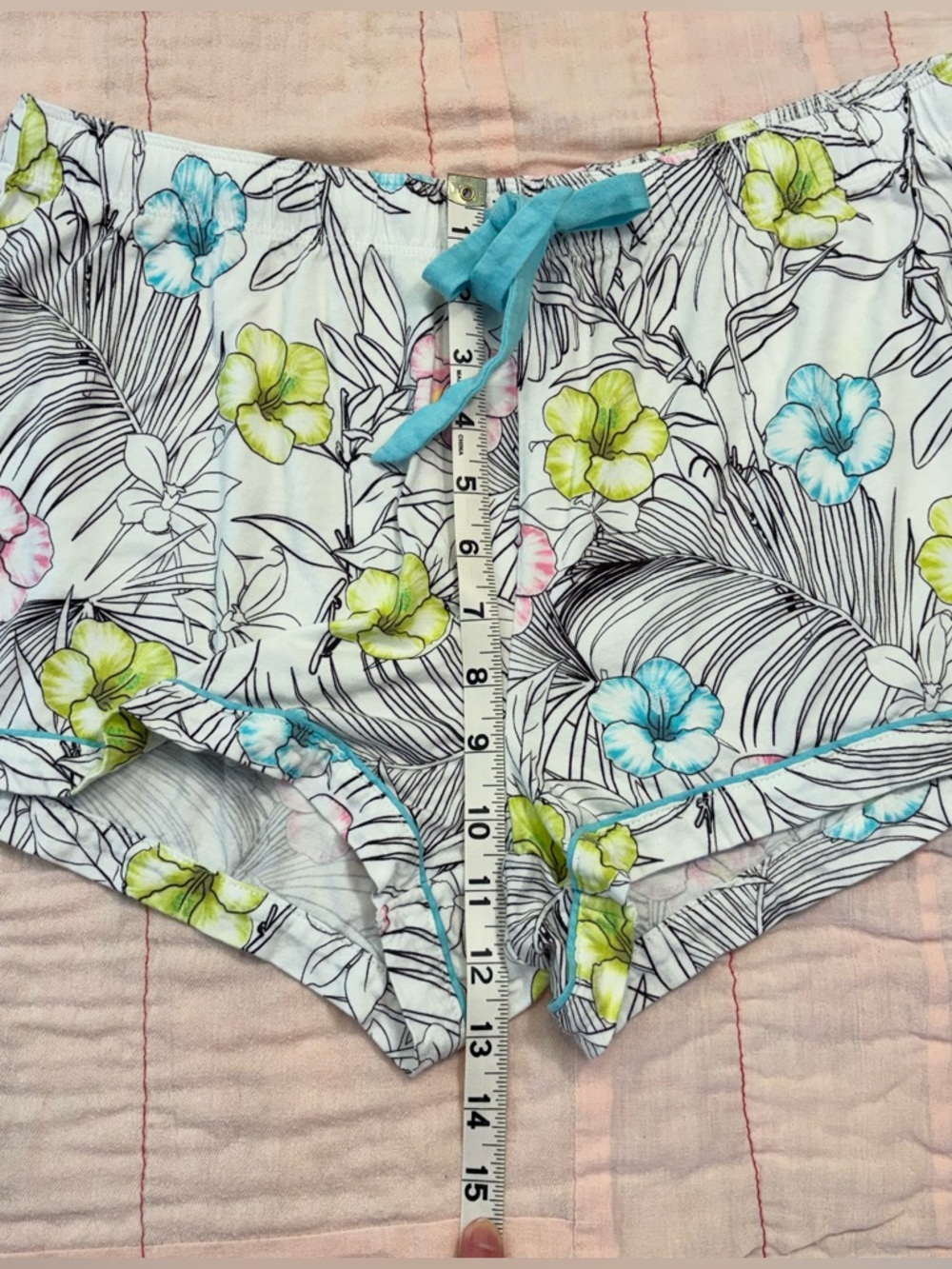 P.J. Salvage Hibiscus Flower Shorts Set, Sz M, Aqua Trim, Yellow, Pink - Picture 10 of 16